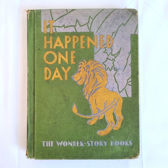 Vintage Other - Vintage 1938 It Happened One Day The Wonder-Story Books Hardcover Collectible